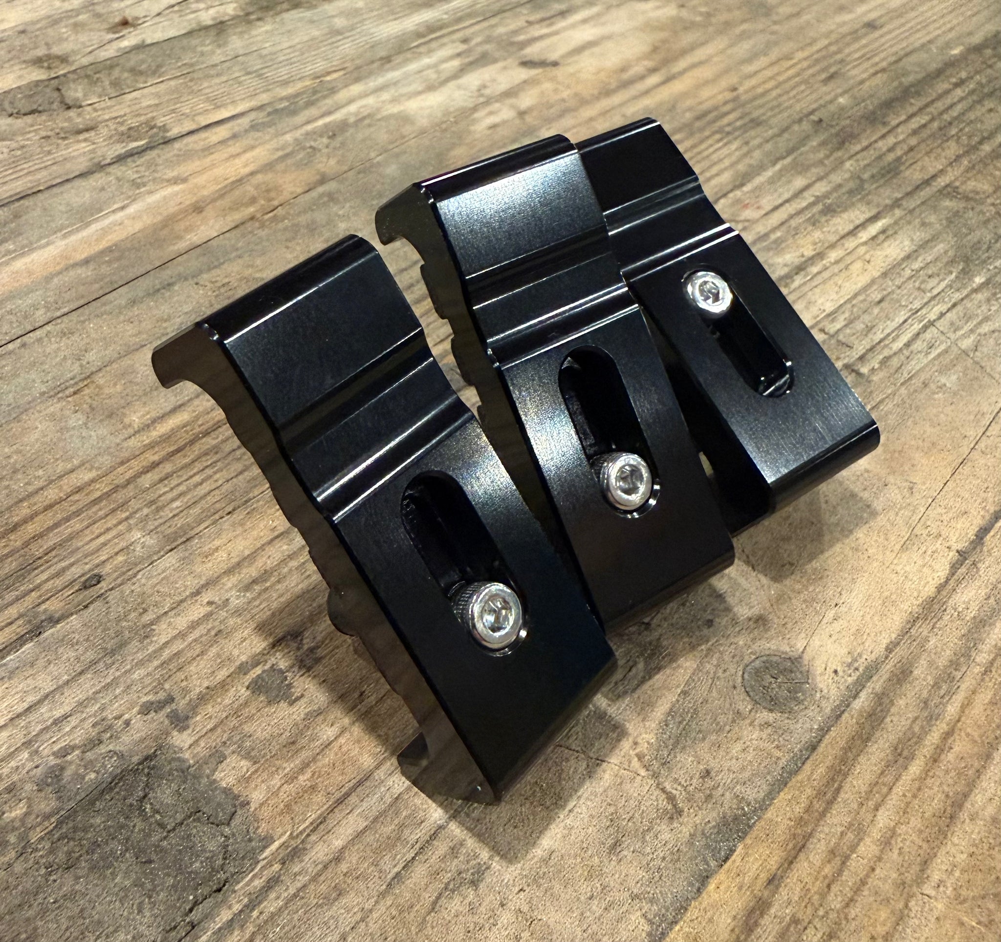 R32 GTR Skyline brake line bracket set
