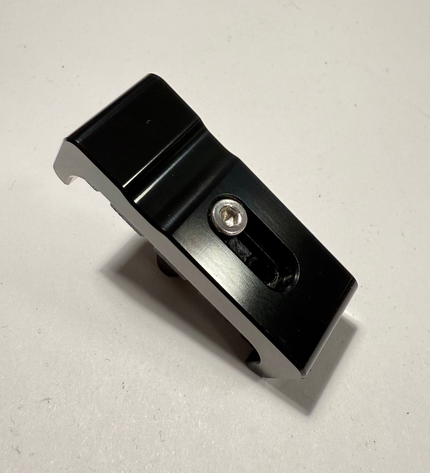 Universal 4-Slot Centre Bolt Billet Brake Line Mounting Bracket